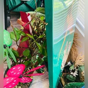 girl at peace wall art portrait 16x16 40.6 cm